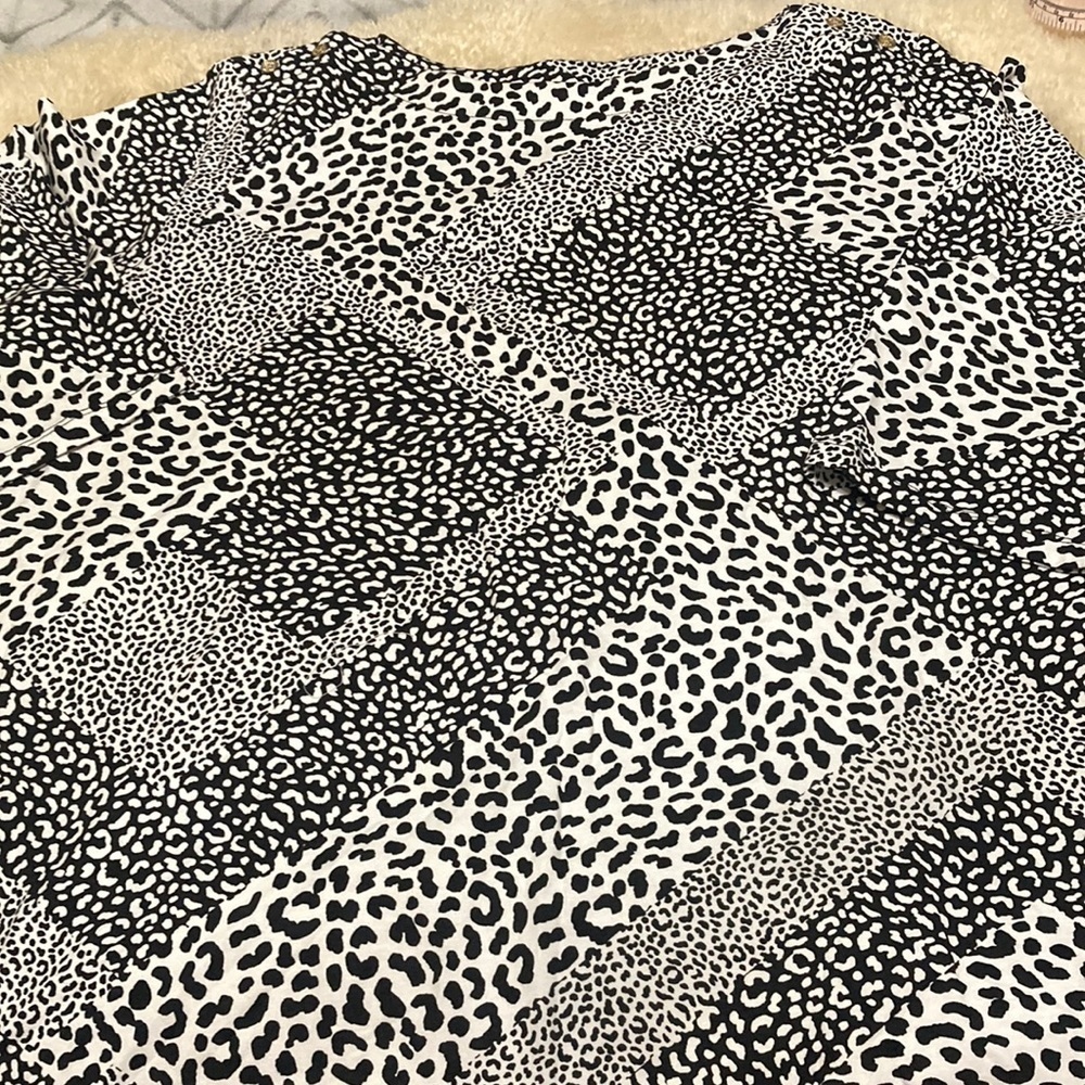 Black and white animal print size 30W